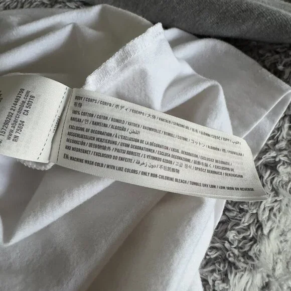Abercrombie & Fitch | NWOT Graphic Short Sleeve T-Shirt in White Size Large - Picture 6 of 8